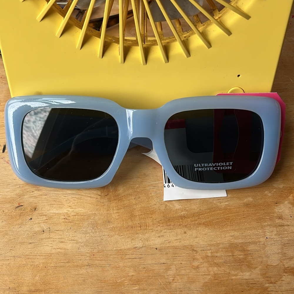 Blue Rectangular Sunglasses With Uv Protection - image 6